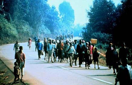 Image of refugees fleeing in July 1994 to Zaire (now Congo) from the civil war in Rwanda.